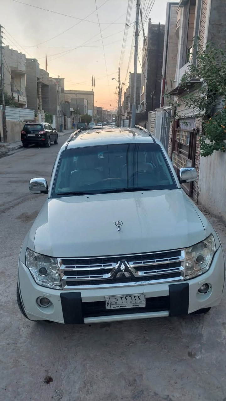 السلام عليكم باجيرو  ٢٠١٠ حبتور وارد خليجي رقم بغداد بدون تبديل  فول مواصفات مكينه ٣٥٠٠ المرغوبه  فتحه سقف كراسي جلد كهرباء دمام خلفي داخل عسلي صاج سبعه راكب ثلاث قطع تبريد حساس خلفي ثلاجه بالفرس مرايات شفط واشاره كير مكينه مكفولات صدر أمامي وخلفي نضيف تخم تاير تبريد ثلج  بل اضافه الى منضومه غاز السعر 136. وبيهه مجال بسيط

 ***********
