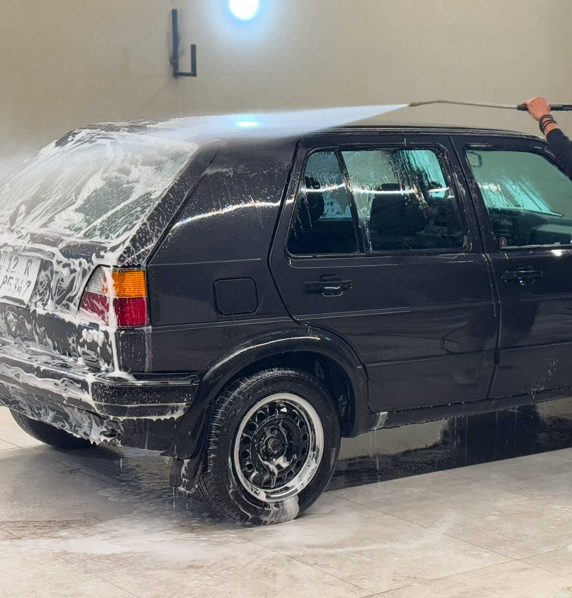 كولف 1991 مصبوغ عام جماليه من غير معجون كير محرك شرط :ستيرن بور صدر امامي خلفي جديد تايرات جديدة باتري جديد كهربائيات كلها شغاله تدفىه شغاله بدون تبريد سهرها 38 بيها مجال بسيط للطيبين التواصل *********** غير متواجد ع فيس التواصل اتصال فقط!
