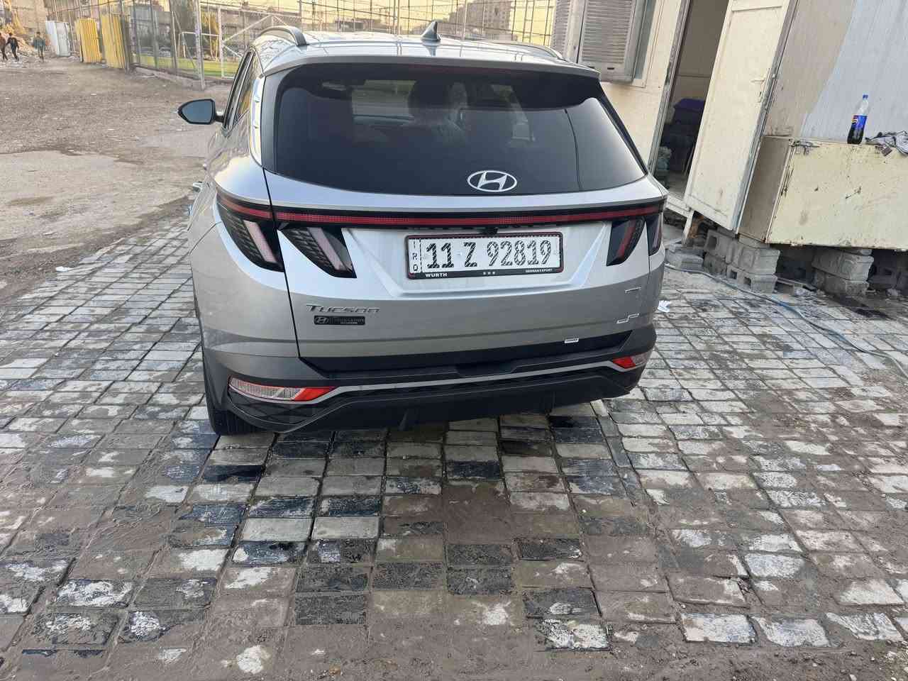 توسان مديل 2023 رقم بغداد سنويه بسمي هزه ممنتهيه  فول مواصفات عده الفتحه سياره جديده مناقصه شي السعر 185 وبيه مجال بسيط  الاستفسار *********** العنوان بغداد الحريه
