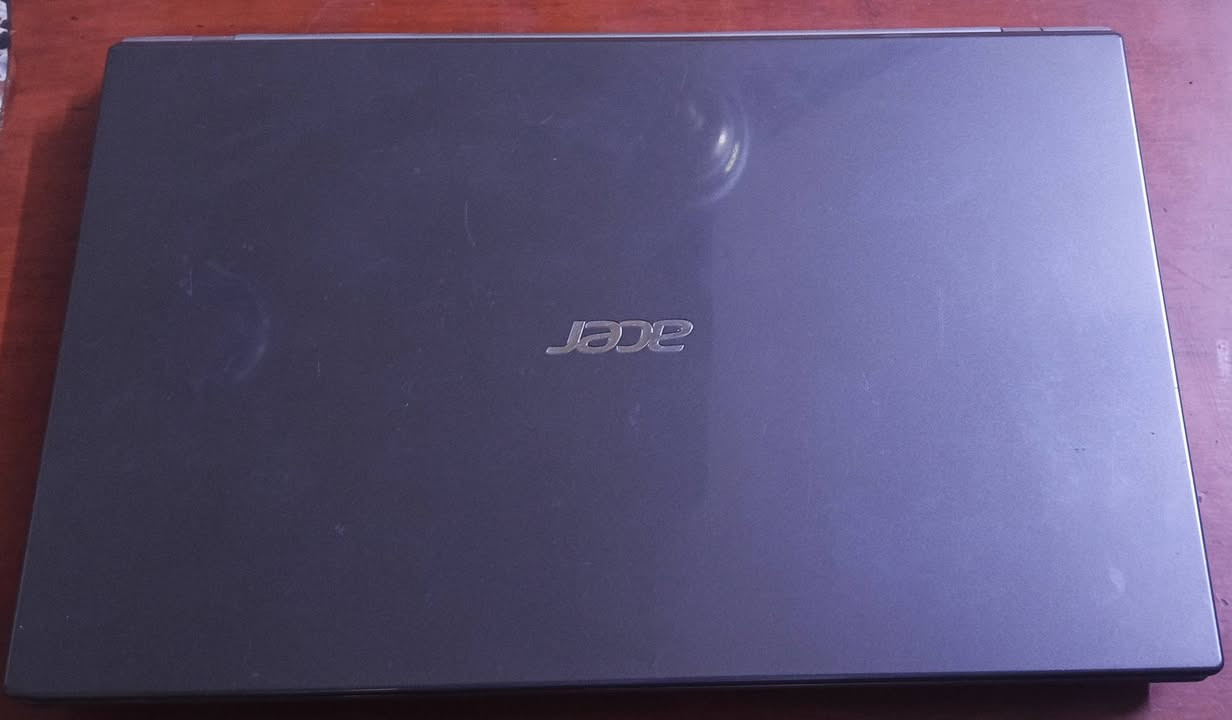 السلام علليكم لابتوب ايسر للبيع
هارد 700 
معالج core i5
رام16 + كرت شاشه داخل وخارجي
شاشه حجم 16
بطاريه جديدة
ماحقات جنطه وشاحنه السعر 200
 مكاني بغداد مدينه الصدر
***********
