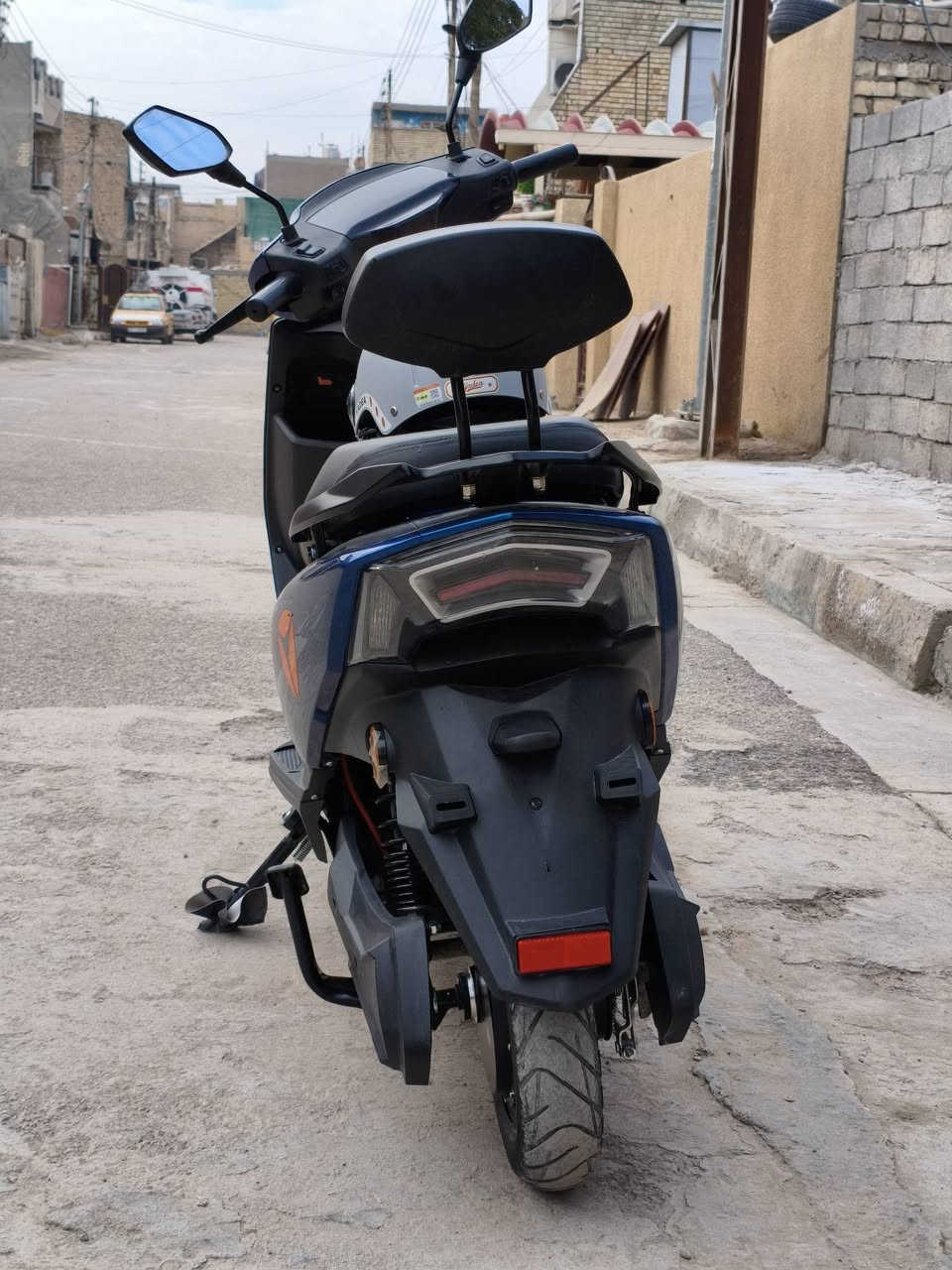 اخوان مستعجل ع بيع كلش اخوية عنده عملية ومحتاج فلوس كلش مختنك الله شاهد

دراجة RN من شركة ياديا بعدها داخل الظمان الوصل مالتها موجود اخذتها بشهر ١١ ظمانها سنتين على البطارية والملف وسنة على العقل والكهربائيات 
الدراجة ضد المي وتر بروف وتتحمل وزن وشركة ياديا معروفه بسمعة دراجاتهم 
البطارية 23 امبير / 72 ڤولت 
عدد البطاريات 6 
نوع البطاريات كرافين 
السرعة 50 
تشغيل عن بعد 
سويجات ثنين 
نظام بك R 
المسافة المقطوعة بالشحنة الوحدة 50 كيلو 
سعرها 650 وبيها مجال بسيط 
***********
