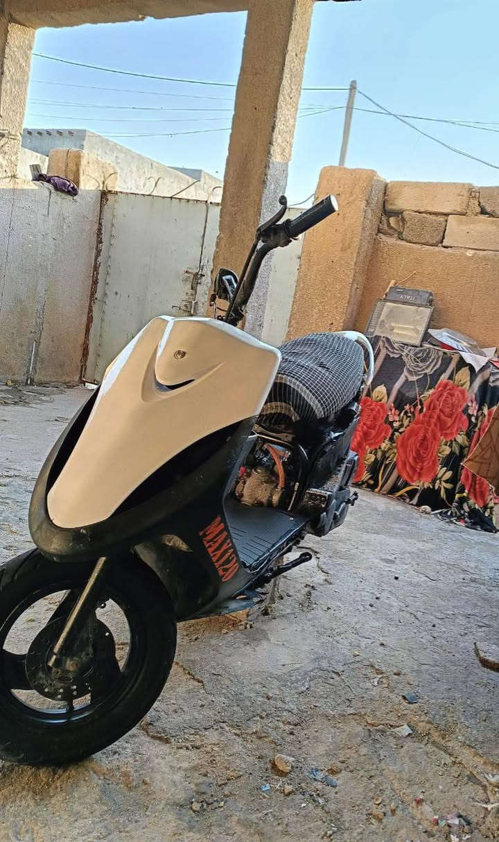 سلام عليكم دراجه ماكس عدله دراجه مكينه بلاد فقط ولفات مبدل دراجه حربيه سعره 450 مكان البصره الجزيره 

***********

