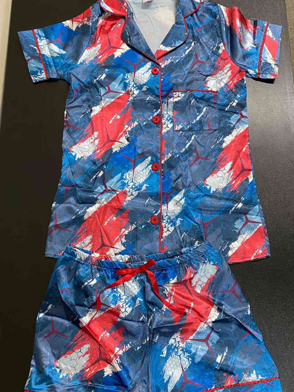 يلا بنات العيد قرب كل عام وانتن بالف خير مايحله العيد الا 
بجامة البيت حبايب 
بجامة العيد خامة ستن ثلاث قطع بجامة توب وشورت 
السعر 8الاف


**إذا كنت صاحب هذا الإعلان وتريد حذفه لأي سبب، رجاءا أرسل رسالة إلى الدعم الفني**