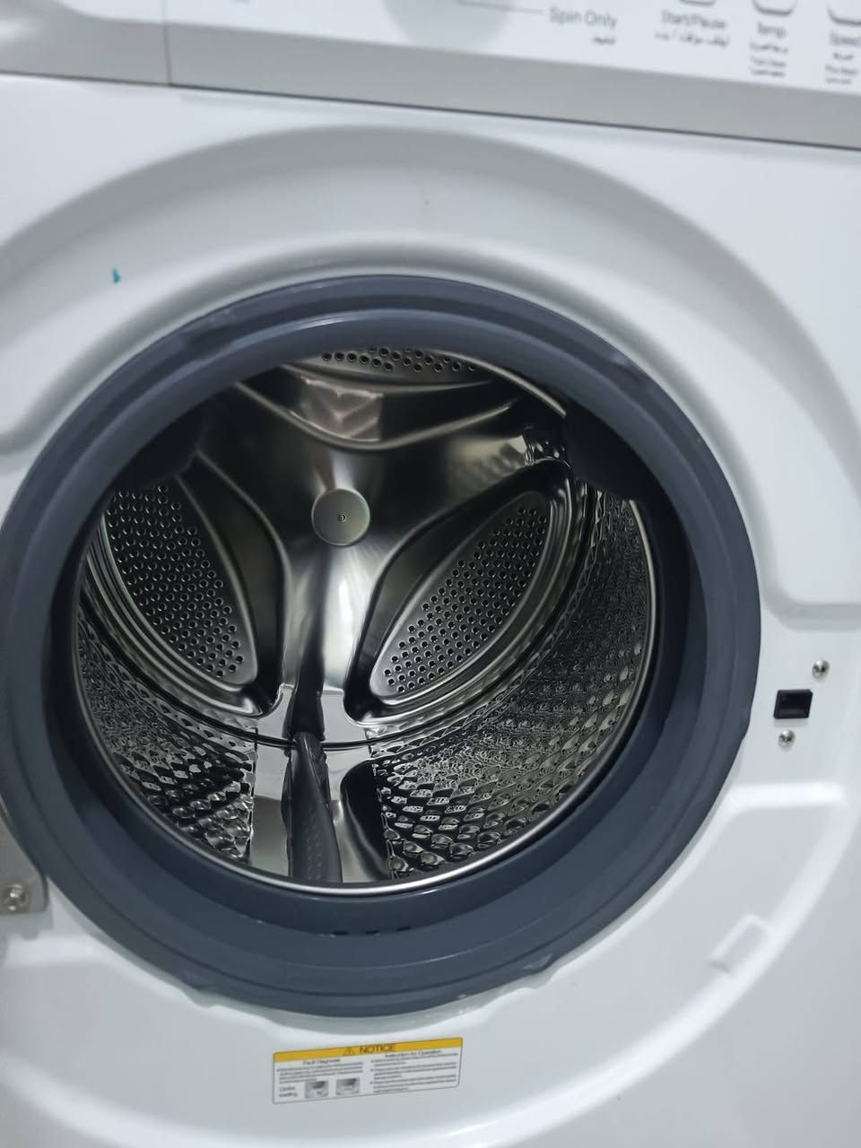 سلام عليكم... غسالة فوول أوتوماتيك بل كارتون استعمال اسبوع لزكات الشركة عليهه
12 نضام 
جاهزة من كلشي ***********
