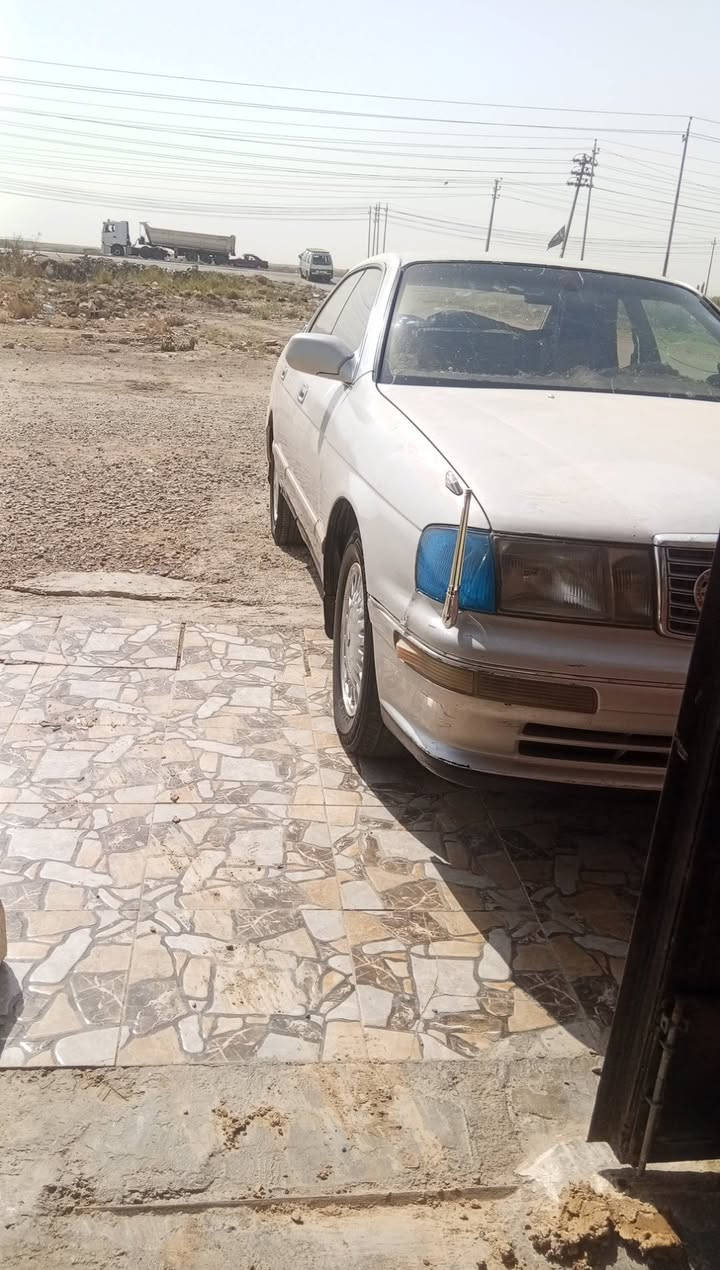 بطه منفصل
***********
رقم صلاح الدين باسمي 
سنويه لل 29
تخم تاير 
كهرباء كله شغال ماكو اي نقص 
كشنات اربع كهرباء 
دركه كهرباء 
سيارة لا صبغ ولا ضربه كله بلادي 
فقط بيه جراد 
حداديه 80 بل 100 
تبريد عاطل 
مكينه ثنين ونص مصار شهرين من شاده بس بيه خيط بخار وانطيك ضمان بيه بعد 10 سنوات لان لا تصرف ولا ادخن 
سعره 53 مكاني ديالى المقداديه يرهم مراوس حسب القناعه
