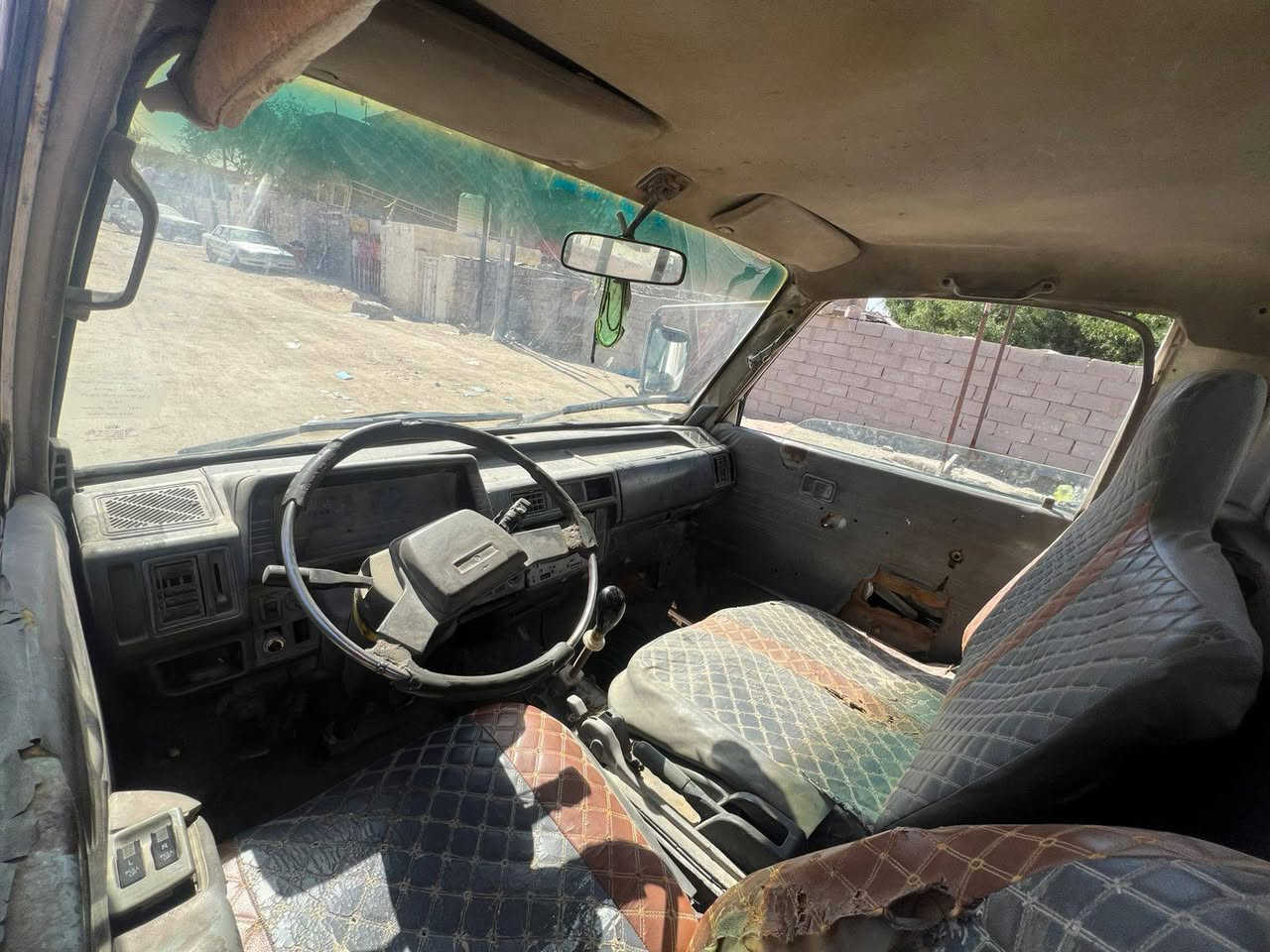 السلام عليكم كيه لبيع موديل 1997رقم نجف مشروع وطني تحويل مباشر شاصي مكفوله رقم شاصي واضح  مكان السياره بصره سعر 30 هاتف ***********
