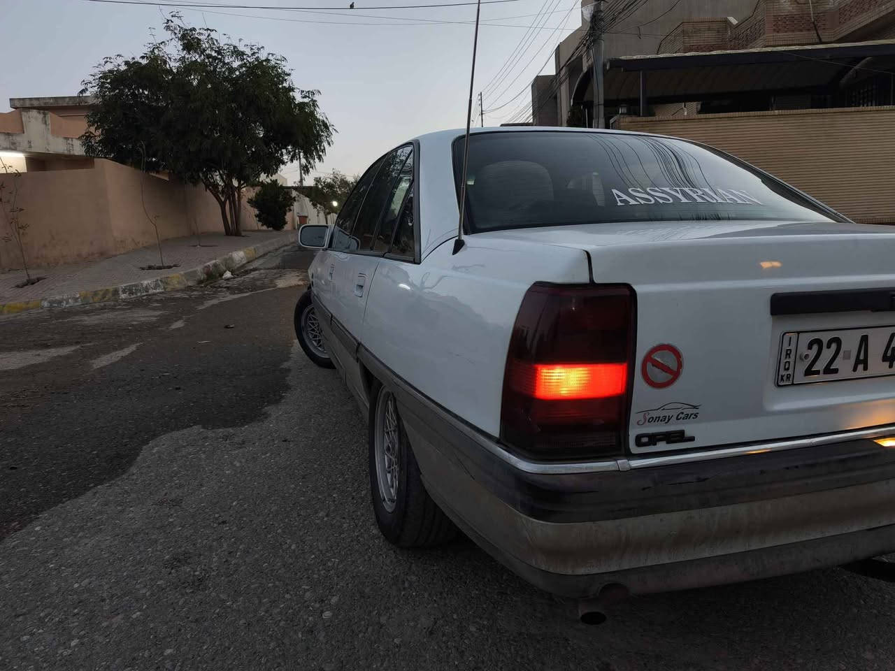 اوميكا CD CRYSTAL 20i تبريد تدفئة 
السيارة بلادية و ناعمه كلش ترايك لبصرة 
صبغ بلاد و مثل ما واضح بالصور و بالواقع احلى 
بيها قطعتين باب خلف السايق مبدل و مصبوغ فرن و قطعه بارد شبر بالباب السايق + خشم البنيد صبغ 
رقم اربيل سنوية جديدة الى 28
سعر 50 و بي مجال حك الجية 
رجآ الي ماعاجبه السعر يعبر المنشور
***********
***********
مكان السيارة كركوك كركوك, العراق
