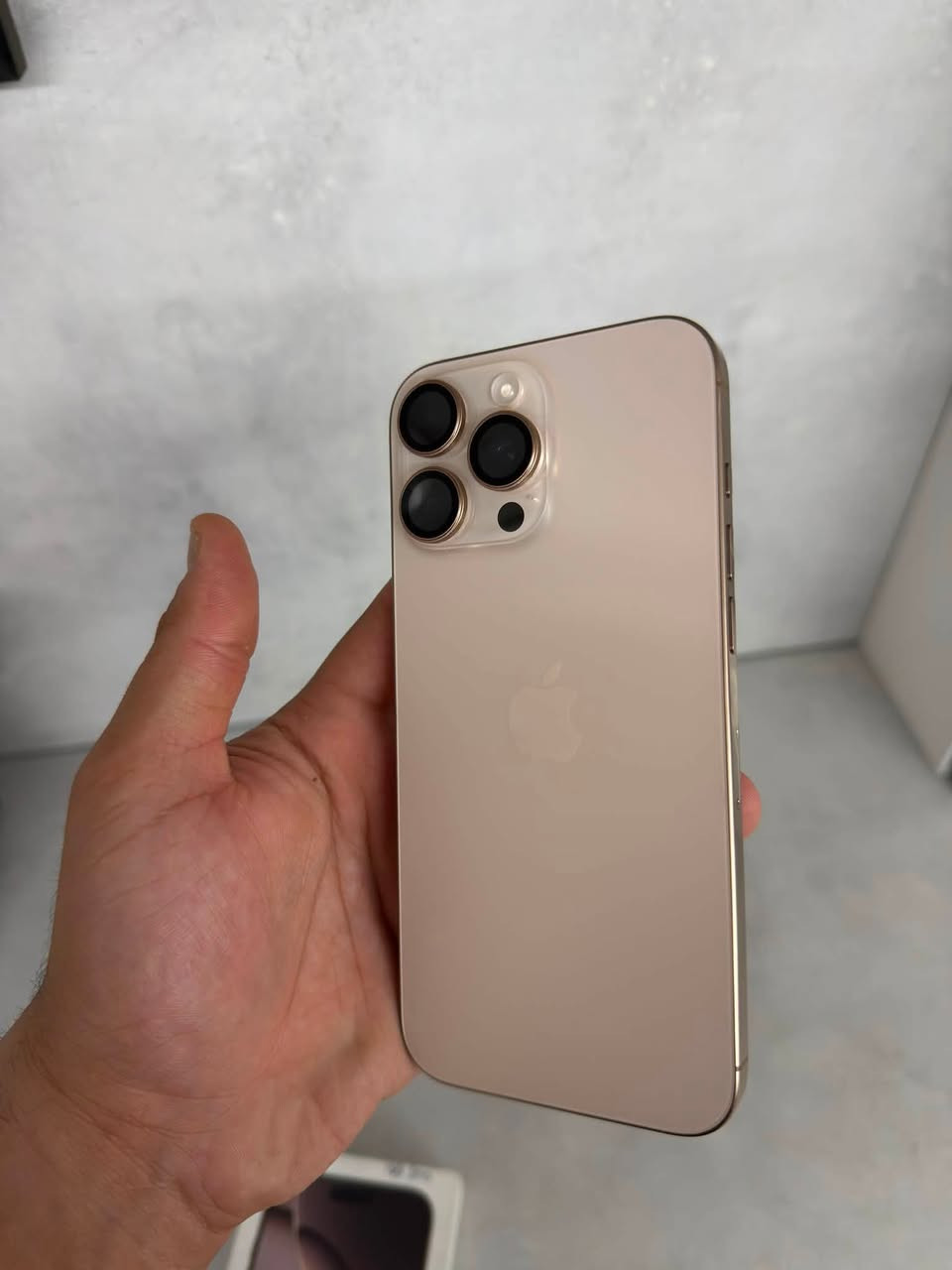 السلام عليكم
الذاكره 256 GB
ايفون 16 برو ماكس دبل سيم كارت 
عدد دورات الشحن 20
بطارية 100
تلفون جديد كلش نظيف 
السعر ١،٥٧٥،٠٠٠
المكان السليمانية 
***********
