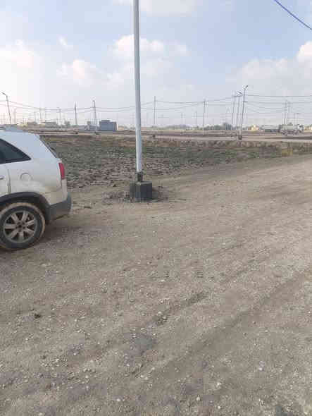 السلام عليكم بيت البيع الموقع المجمع الفرات النموذجي مقابل غسل ال تومان  قرار محكمه البيت مساحته 347متر البيت يتكون من غرفتين وصاله ومطبخ وصحيات عدد 4 ومضيف كما موضع بل صور الاستفسار تصال ***********
