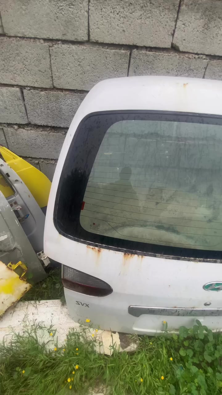 جنطة ستاركس 95.    لون ابيض صدفي حاوية السعر 250    مع جنطة كرنفال لون حبري       اتصل.  ***********.     او علئ ***********.  السنتر الكوري
