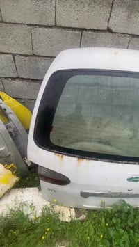 جنطة ستاركس 95.    لون ابيض صدفي حاوية السعر 250    مع جنطة كرنفال لون...