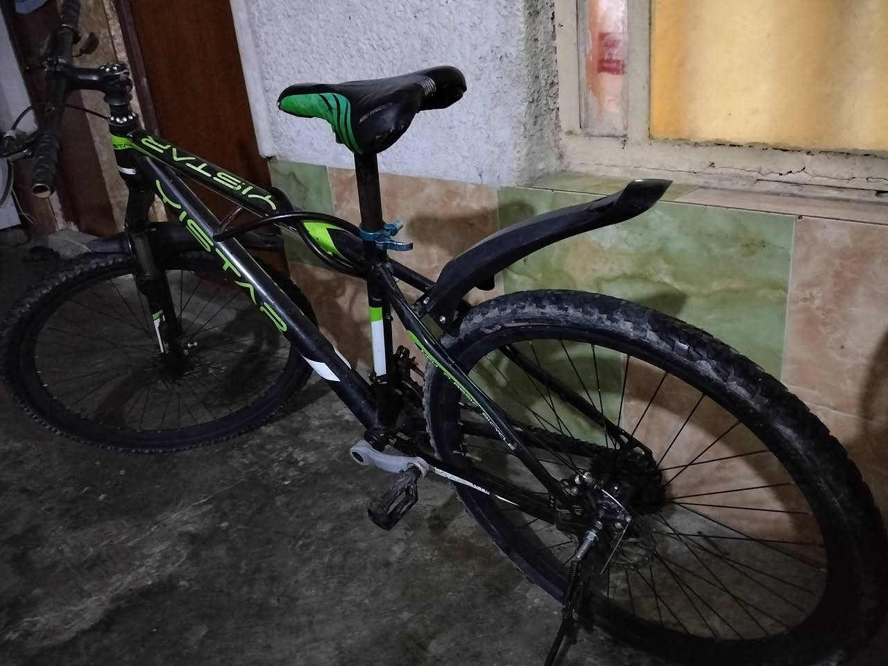 بيسكل للبيع
العنوان مدينة الصدر قطاع 2 
السعر 75 بي مجال 
رقم ***********
