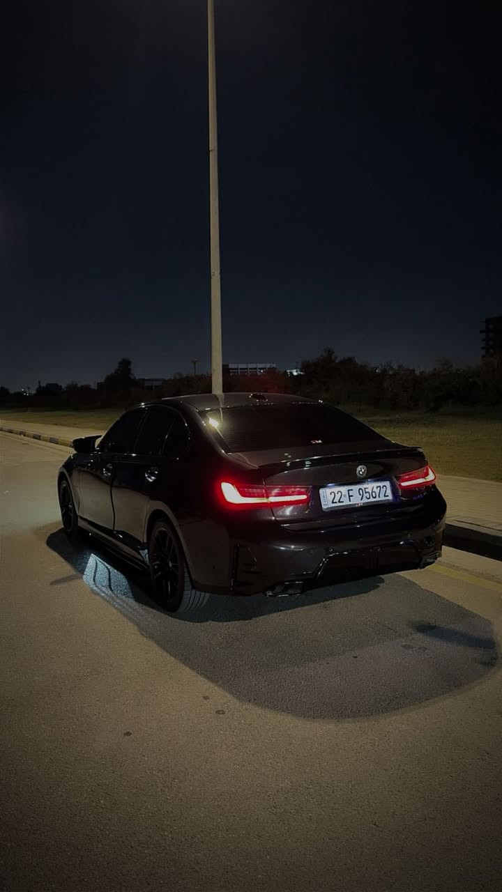 330e
2023 
مواصفات فوول للعين 
شاشة الجبيره 
ماشيه 40 الف 
الحادث قطعه وحده فقط 
ومبدله نفس اللون 
السيارة كت m اصلي لون مو صبغ 
وستيرن m اصلي 
السعر 285 وبيهه مجال 
مكانه بغداد نفق الشرطه 
للاستفسار ***********
