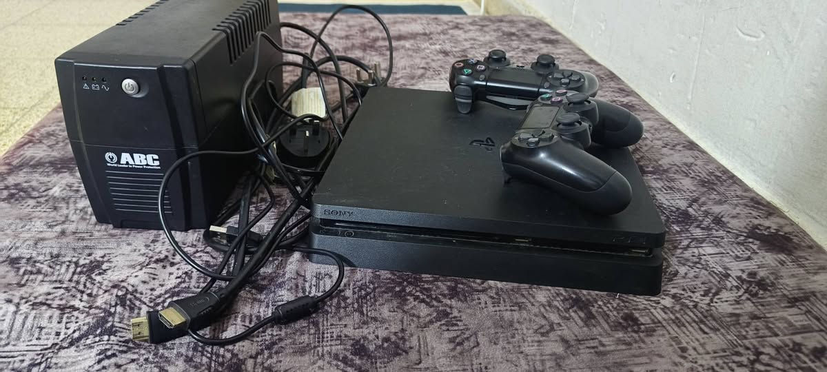 سلام عليكم بلي فور سليم للبيع ويا UPS ويدات نضيفه البلي ولا مرا عطل نضيف سعر خاص


**إذا كنت صاحب هذا الإعلان وتريد حذفه لأي سبب، رجاءا أرسل رسالة إلى الدعم الفني**