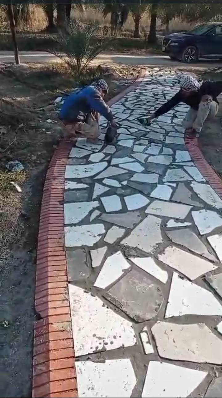 عندما يعشق، الاسطه عمله يبدع.. 🍃
بقايه السيراميك تم جمعها و عمل به ممشه داخل بستان
في منطقة الحافظ 
#تنفيذ_اشراف المهندس الاستشاري مهندس حسنين الطباطبائي 

الخدمات التي يقدمها مكتب الديوان الهندسي 
👇👇👇
#الاشراف على المشاريع 
#التنفيذ للدور السكنية والمباني التجارية
#التصميم الداخلي والخارجي 
#تصاميم الواجهات 
#التصميم الانشائي والمعماري 

للاستفسار يرجى زيارة المكتب الكائن في:
كربلاء _ شارع بيت المحافظ القديم _ مقابل فندق القريشي
او التواصل ع صفحة المكتب او الاتصال على الرقم 👇

***********📞 المهندس حسنين الطباطبائي 
حساب خرائط ومخططات مكتب الديوان الهندسي 
https://www.facebook.com/Eng.Hasnan?mibextid=ZbWKwL
التيك توك
tiktok.com/@hassnan.altabtabe
الانستغرام
https://www.instagram.com/d.one1986/profilecard/?igsh=MjVocjkzOWRlYzFm
التلكرام
https://t.me/+rOmIp0gjsGFkYjcy
