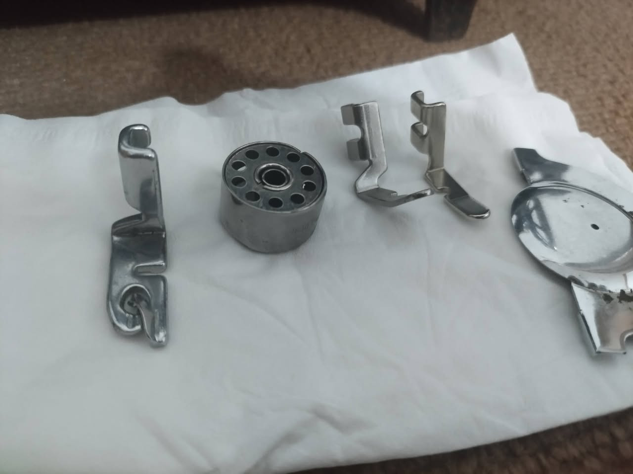 مكينه فراشه الاصليه قديمه من الاورزدي شغاله غير مصلحه نظيفه الله شاهد ومعاها بايات البرم او الكفه وبايات السحاب والماكوك الاصلي.السعر 55 الف قفل .مكاني بابل


**إذا كنت صاحب هذا الإعلان وتريد حذفه لأي سبب، رجاءا أرسل رسالة إلى الدعم الفني**