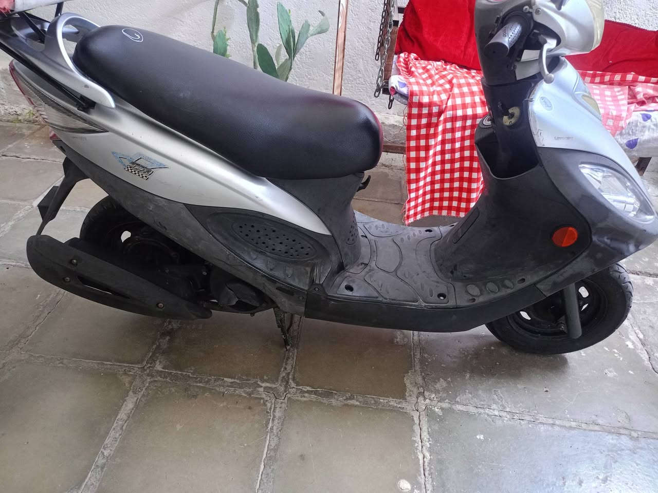 دراجه كامكو للبيع  صالها اقل الشهر من مطلعها السعر 900وبيها مجال دراجه لا مفتوحه ولا تبخر ولا تنقص دراجه خير من الله الستفسار اتصال عل رقم ***********
