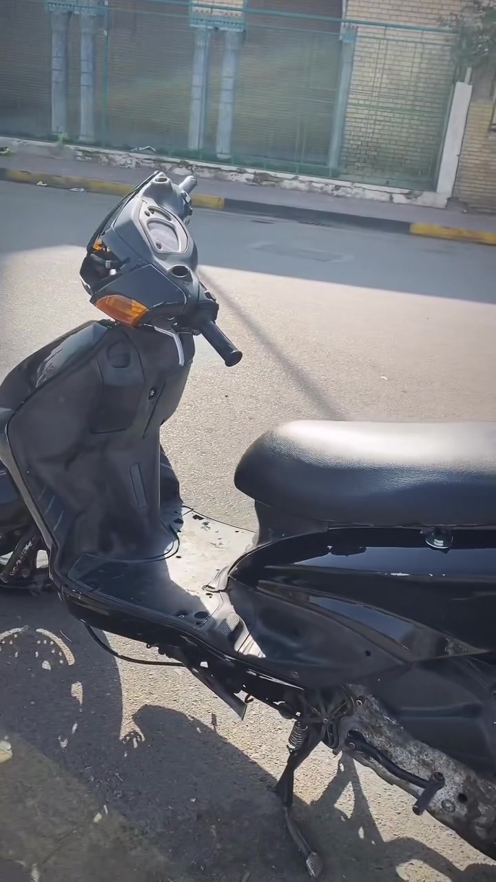 كنس نثيه للبي سعره بدون كفرات ١٩٠ الف بيها صالانصه وكابريتر قفاز مكينه رياضي بيه صوت جواكيج ويه الكفرات ٢٣٠ الف كفاله عامه من السرقه مكاني بغداد الاعضميه واتساب ***********
