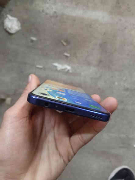 هونر x8 ذاكره 128 واي فاي وكفت اثر وكعه
لباقي كله شغال قيم وتعال اخذه 
مدينه الصدر بغداد 
***********
