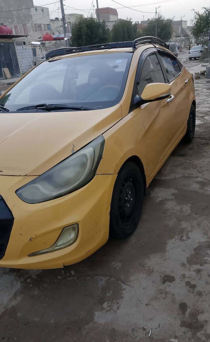 السلام عليكم سياره اكسنت تكسي خليجي 2015 محرك 1400  رقم بابل انكليزي  مكاني الديوانيه 
سعرها 77.   وبيها مجال المداور مباشرة واذا اكو مراوس  خصوصي عادي 

موبايل / ***********
