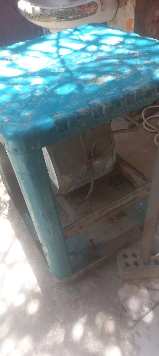 السلام عليكم مبرده للبيع السعر ٥٠الف جاهزه نقص واتربم *********** بغداد حي طارق
