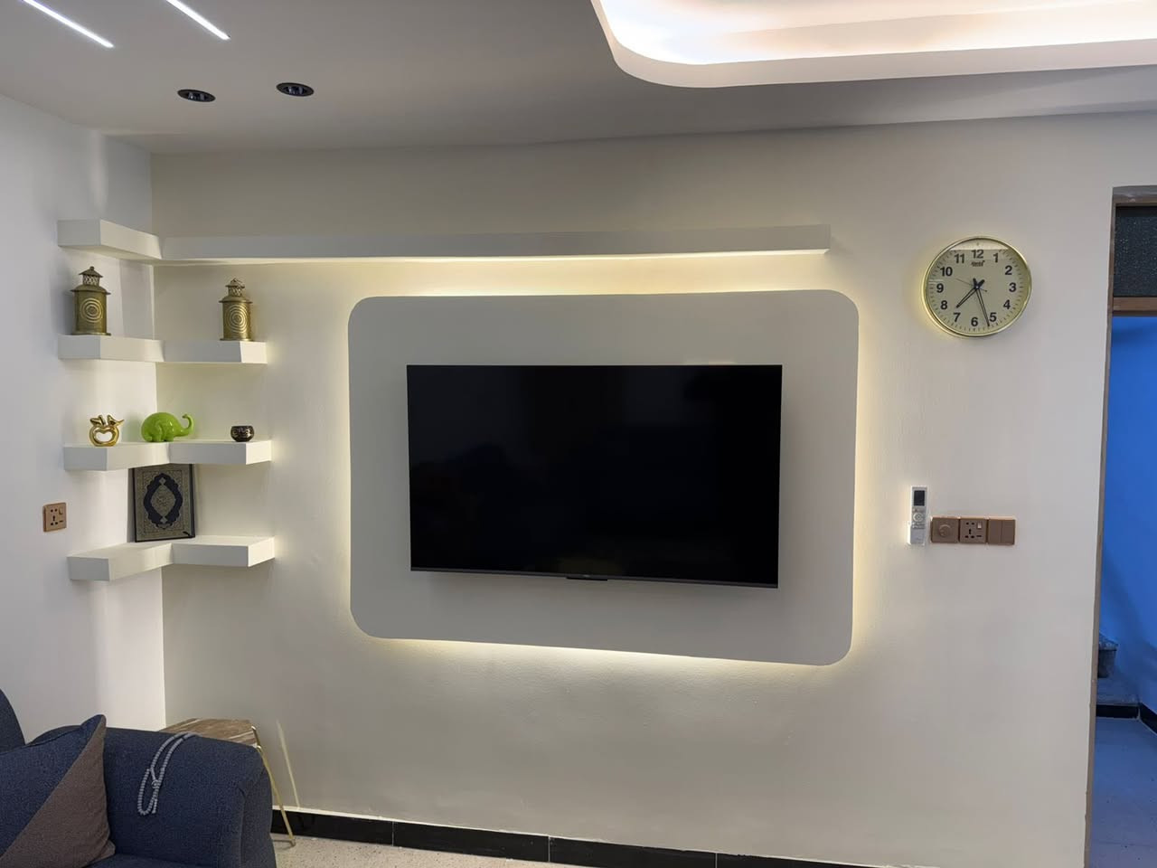 نقدم لكم #✅ اجمل التصاميم الداخلية 😍
باقي التصاميم  في الصفحه والمساحات الصغيرة اسعارهن قطعي 🚫
للاستفسار اتصل او خاص او واتساب 📞

موقعنا في بغداد 
***********@
