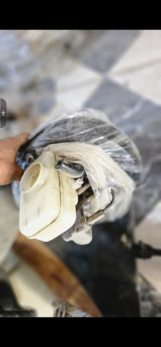 سلام عليكم شباب
ابرشر وعنبار كامل مال حاويه كص شرط
مال شاهينه ماجسته يرهم 

(***********)
