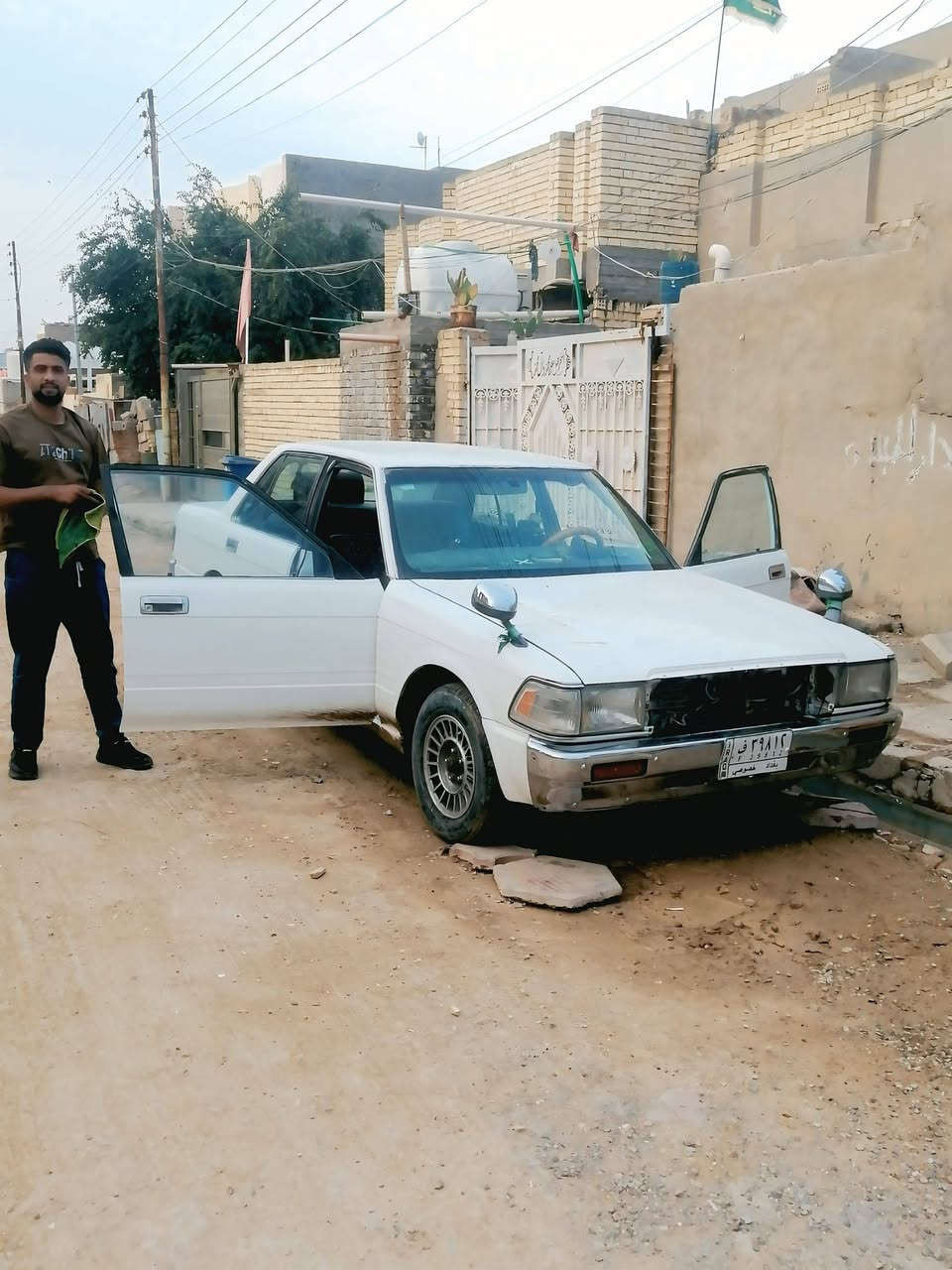 سياره كراون سيدان للبيع السعر 40
***********
