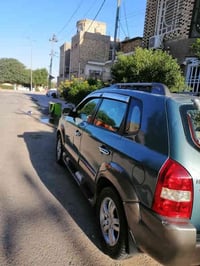 هونداي توكسان مديل 2006 وارد خليجي سياره بيه قطعتين صبغ بنيد وجاملغ جه...