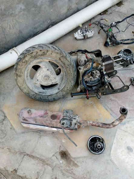 السلام عليكم مكينة فراشة عوزها كور بس كلشي مبدل بيها جديد رايدها ب٧٥ مكاني الكوفة هذا رقمي خابر وتعال شوفها ***********
