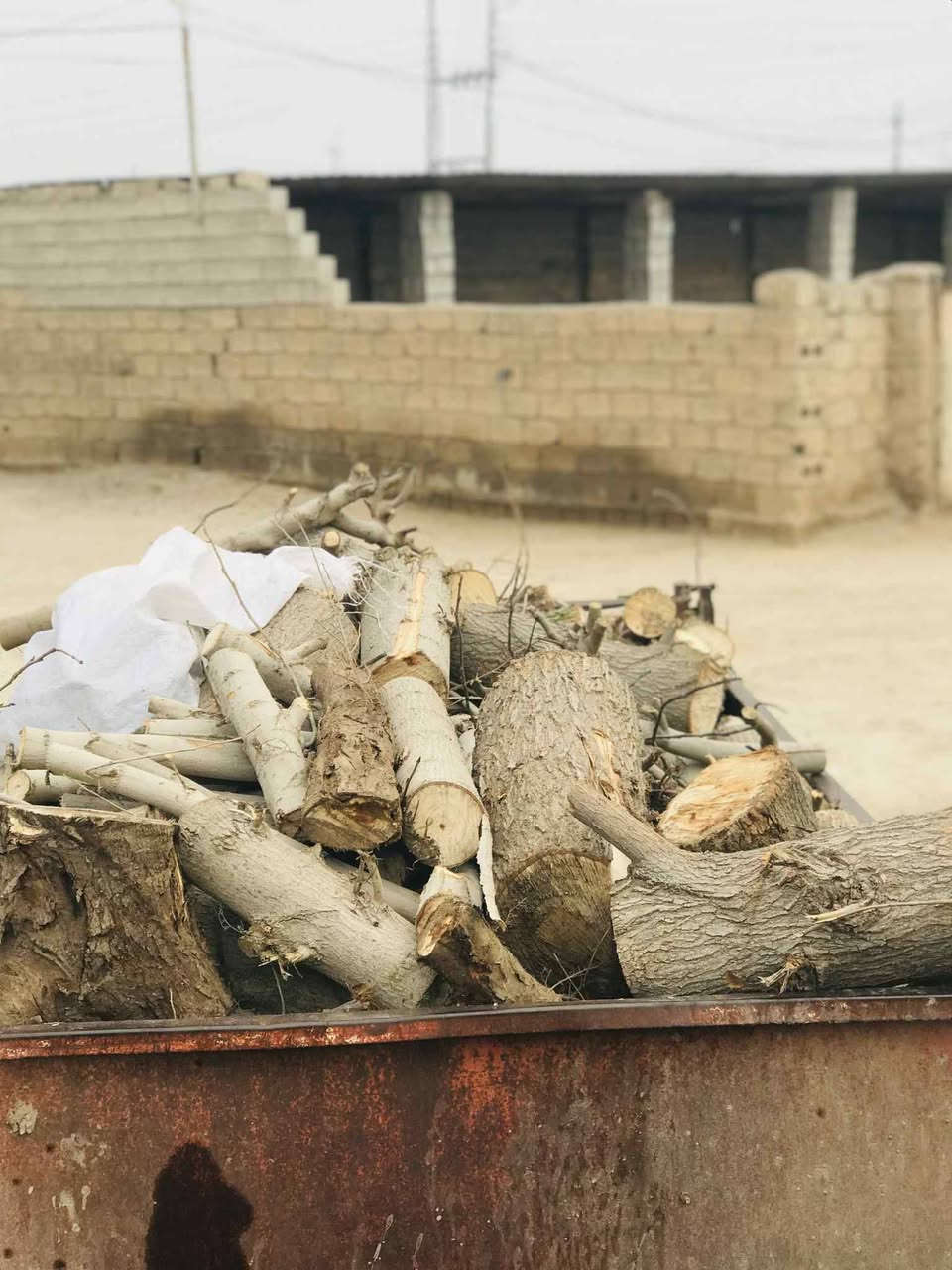 ا
السلام عليكم يوجد حطب حمل عربانة تركتر رقم ***********
