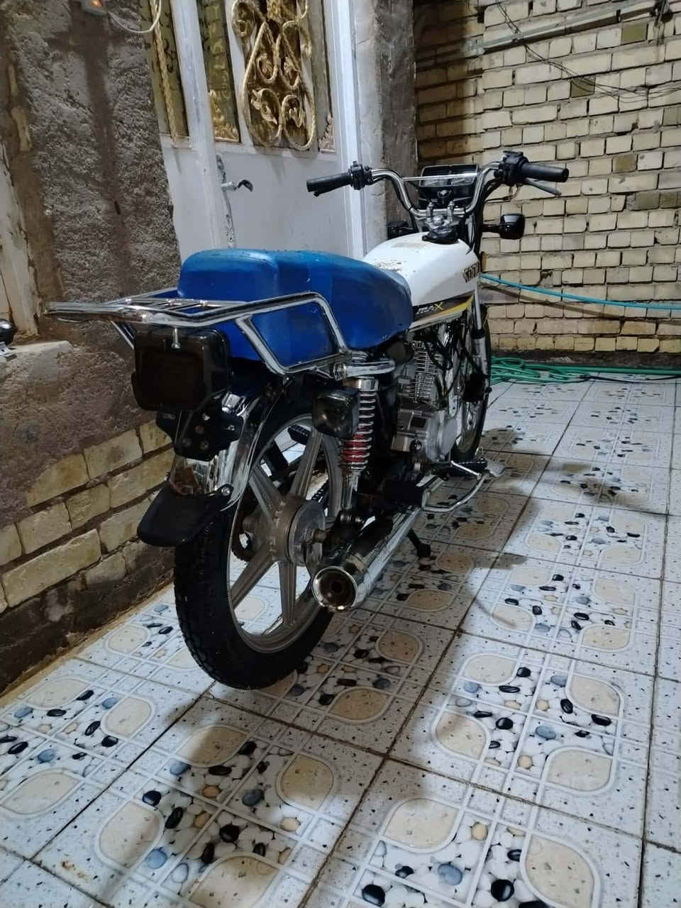 عليكم دراجه يراني البيع موديل ٢٣ الدراجه كفاله من كلشي نضيفه جيب وياك فيتر وفحص السعر ٤٠٠ وبيه مجال الطيبين التواصل  رقم الهاتف *********** بي واتساب اني مكلف بل نشر عنوان بغداد التاجي سبع البور
