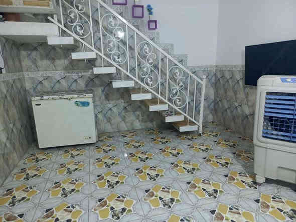 الدار للبيع المساحه 100متر سعر مناسب ب 32 طابو زراعي سند 25 الموقع حي السجاد على بزل 
يتكون من غرفه نوم وستقبال وصاله ومطبخ مجمع صحي خارجي بناء بلوك السقف شيلمان 
أي استفسار إتصال على الرقم التالي واتساب ***********
أو مراجعة مكتب ابو زهراء التميمي شارع المواكب مقابل حسينية الخزرج
