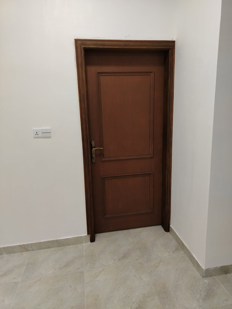 صبغ ابواب لون بندقي مطفي مات
ورشة الفرشاة الذهبيه لصبغ الموبيليا بأنواعها
هيت - الزهور الاولى - قرب مجمع دلع بيتك ومدرسة زدني علما
هاتف__ ***********
واتساب
