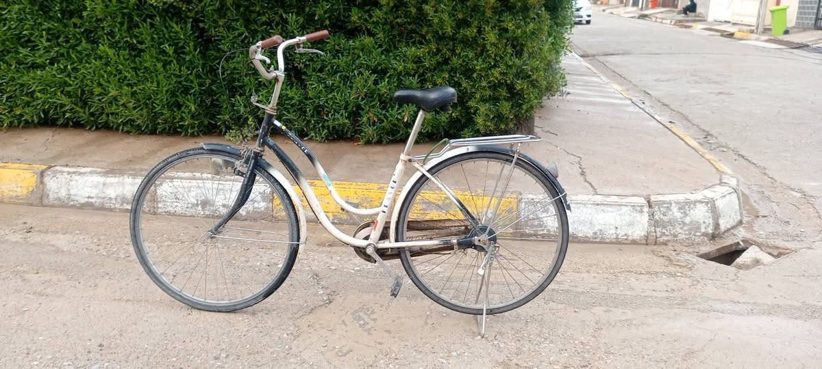 السلام عليكم ياباني حجم 27 سعر 65 مجال  قليل الرقم ***********
