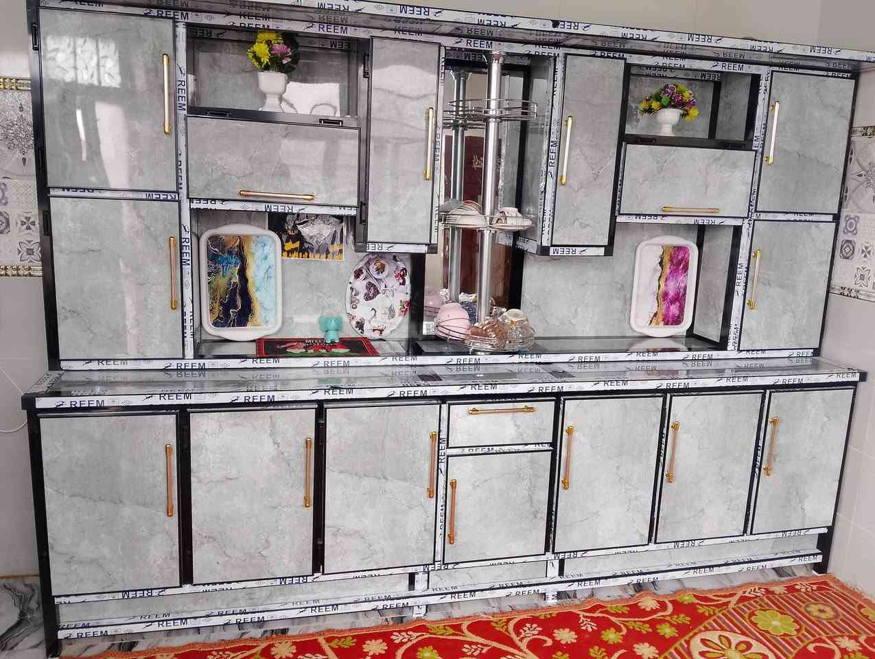 السلام عليكم كاونتر 3 امتار لل بيع تزكام السنك مرمر متر ونص السعر 700 وبيه مجال***********
