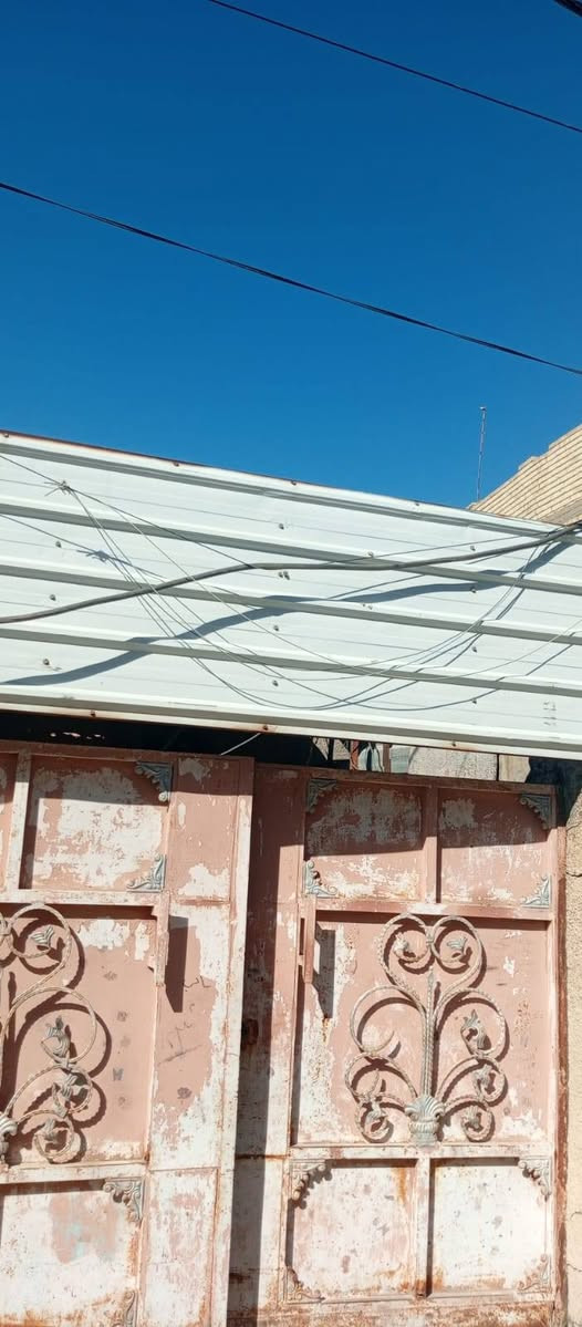 السلام عليكم
دار للبيع مساحت البيت ١٢٥ طابو زراعي سند ٢٥
غرفتين نوم+مطبخ +حمام داخلي+ الصحيات خارجيه
واستقبال 
لتواصل ع هذه الرقام 
***********
***********
