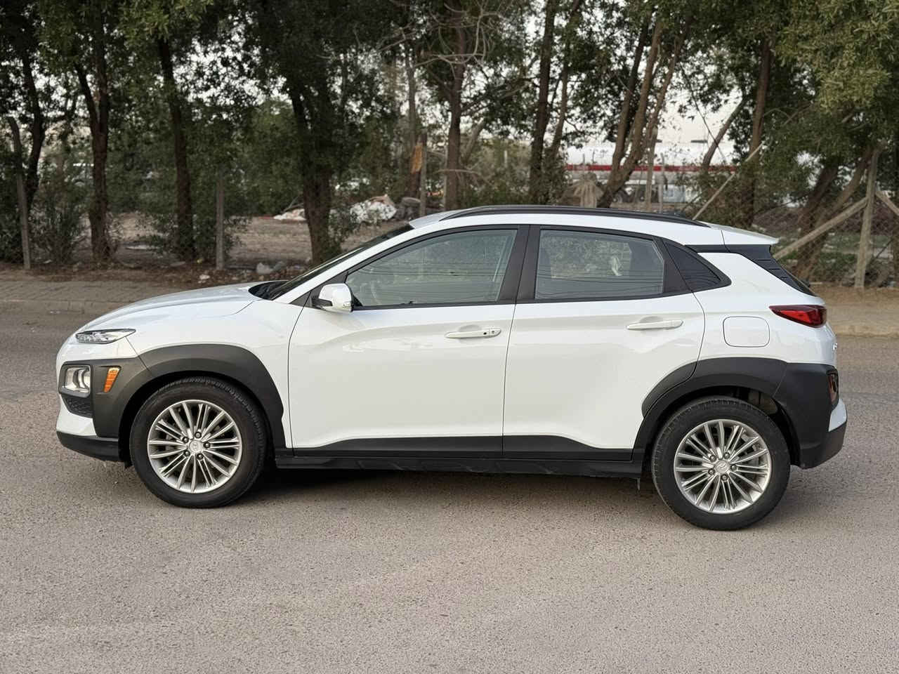 هونداي كونا 2018 وارد امريكي 
السياره مكفوله من الصبغ
بارد بطرف البنيد فقط
وبدون دواخل
مواصفاتها 
بصمة تشغيل وابواب 
شاشه كبيره 
كامره دواره 
فول رادارات 
تحديد مسار
حساسات اماميه 
اشاير بالمري 
محرك 2000 دوش 
تحكمات ستيرن جهتين 
تشغيل عن بعد
ماشيه 47 الف 
تدفئه بالكشنات
نظام اي بي اس
نظام ايكو اقتصادي بانزين
السياره جديده 
السياره رقم بغداد وباسمي 
السعر 143 
للاستفسار***********
