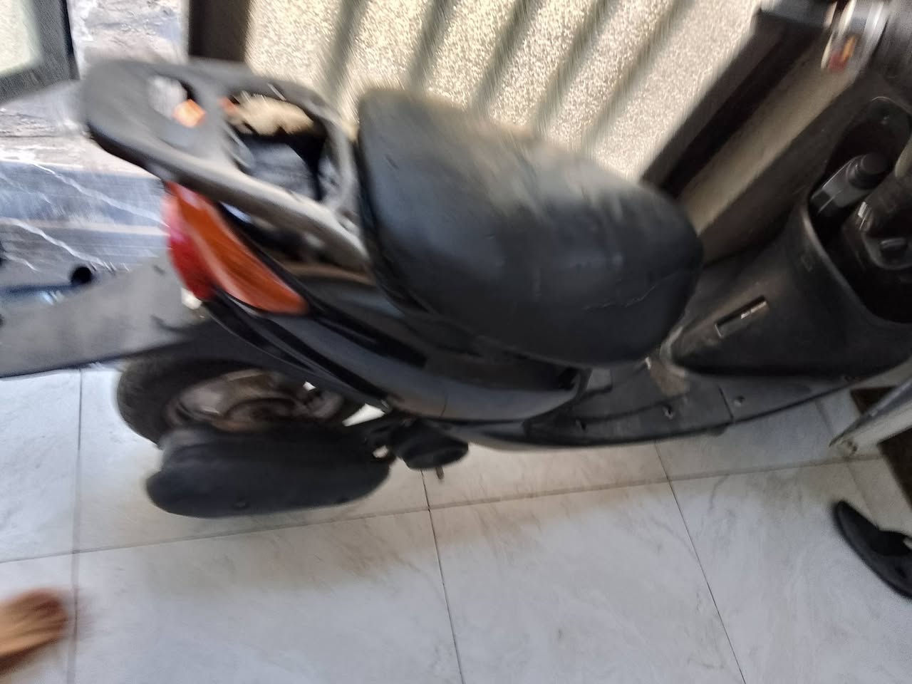 السلام عليكم للبيع عصفورية فحل دراجة اي نقص مابيهة مكينة ممفتوحة كهربائيات شغالة  اشاير لايتات تايرات جدد دبلات جدد دراجة نكرة بكل وقت كفرات اصلية جدد دراجة نقص الاشاير الامامية فقط السعر 260 مكاني بغداد دورة شراي اتصل على رقم بي واتس اب ***********
