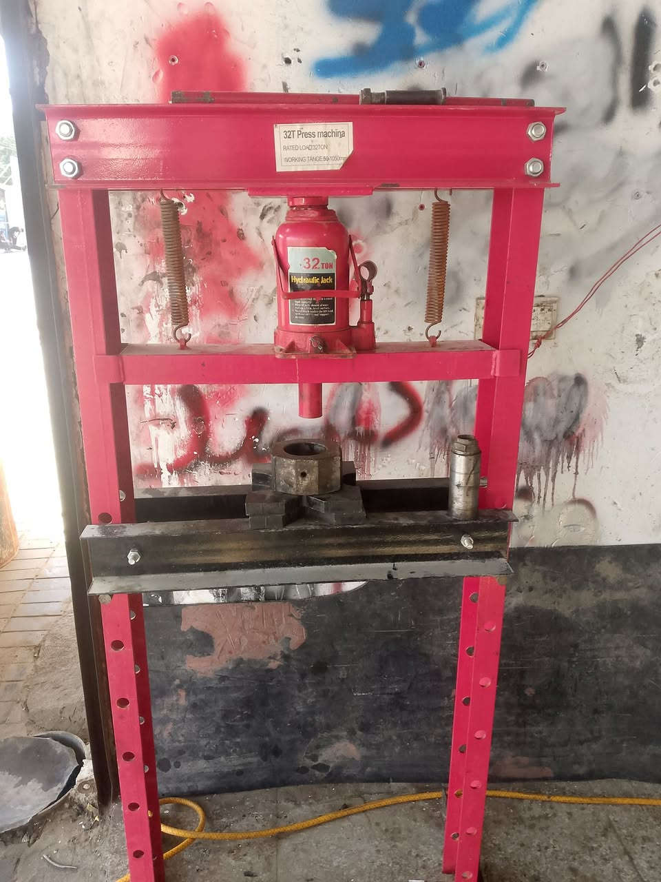 ابريس للبيع استعمال قليل  نضيف جدن السعر250وبي مجال


**إذا كنت صاحب هذا الإعلان وتريد حذفه لأي سبب، رجاءا أرسل رسالة إلى الدعم الفني**