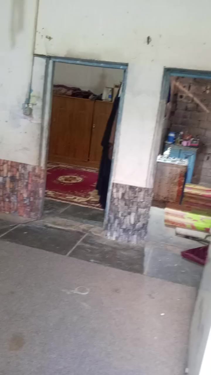 عليكم بيت زراعي سند 25مساحه 225خلف عمرات الزيتون قرب مجمع عزيز شريف 125بناء كامل 100عرصه *********** وثاني ***********
