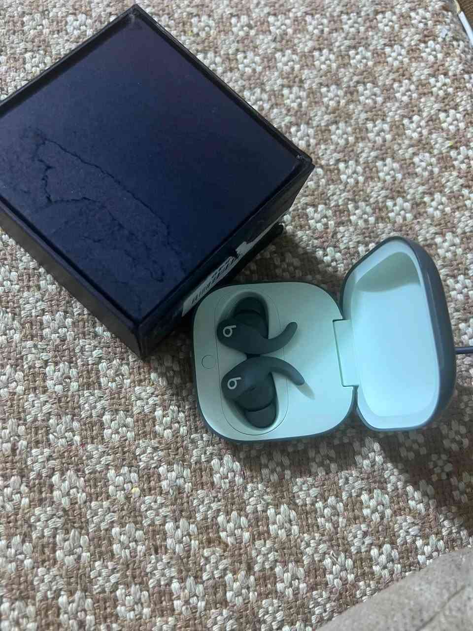 ايربود بيتس برو جديده
متربط لو بطاريه تقره بالجهاز تنباع فحم
الي تفيده ينطيني سعر فحم


**إذا كنت صاحب هذا الإعلان وتريد حذفه لأي سبب، رجاءا أرسل رسالة إلى الدعم الفني**
