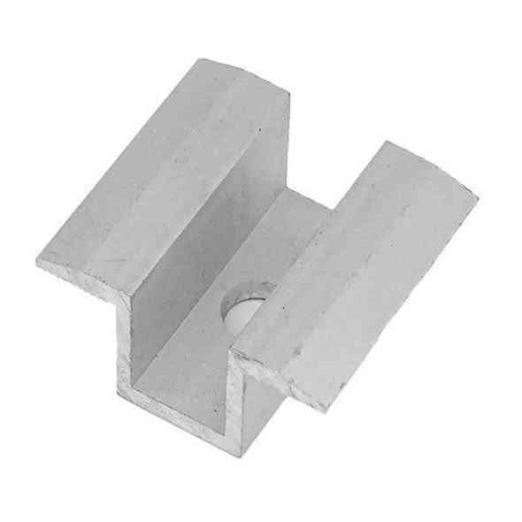 متوفر كافه مستلزمات الطاقة الشمسية أسعار جمله ومفرد وايضا متوفر منظومات بالتقسيط 
الجود للطاقة الشمسية 
واتساب *********** 
الأسعار اسفل الصور
