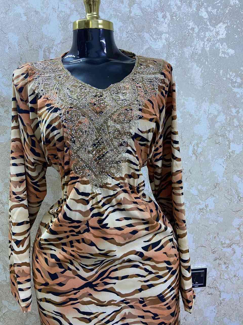 اخر 3 قطع قياس L/XL/XXL 
ال XXL  يلبس حد وزن 100 
الXL  تلبس حد وزن 90 
ال L تلبس من وزن 60 الى وزن 80 
سعر القطعه 18 الف وتوصيل مجانا


**إذا كنت صاحب هذا الإعلان وتريد حذفه لأي سبب، رجاءا أرسل رسالة إلى الدعم الفني**