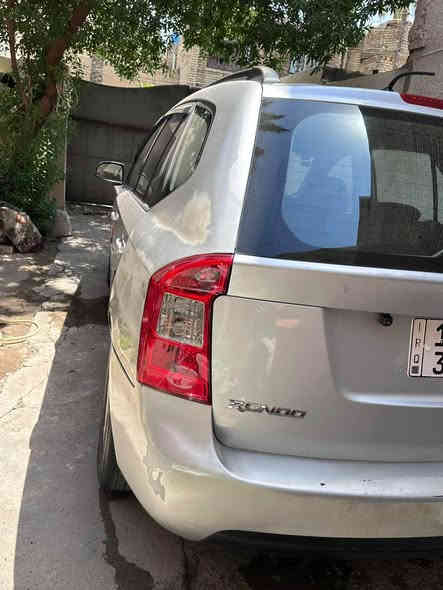 السلام عليكم سيارة كيا راندو سبعة راكب ( 7 راكب ) 2008 رقم انبار دولي الجديد ،، السيارة وارد امريكي سنوية باسمي وهزة جديدة ،، گير ومحرك مكفولات ( التبريد عاطل ) شاشة حديثة وكامرا كهربائيات كلها شغالة صدر نظيف،، تخم تاير حادثها من امريكا جاملغ خلفي جهة السايق بدون دواخل بچم كبس ،، السعر 88$ وبيها مجال العنوان بغداد الدورة *********** 
ملاحظة موجود فيديو كامل للسيارة بغداد
