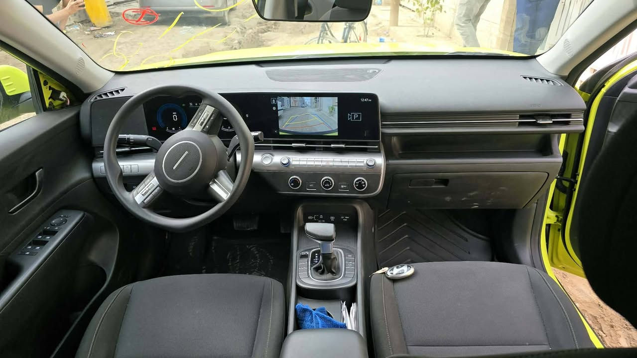 السلام عليكم كونا موديل 2024
السياره بدون حادث تخريب فقط وكل الغراض راجعه مكانه 
بدون رقم بدون رقم فحص موقت بسمنه تترقم اي محافظه وجاهز للبصمه 
بدون ايرباك 
ماشيه ٩ الف 
لون مميز اخضر تفاحي 
السياره جديده دخول جديد 
رادارات 360 درجه  
كامره خلفيه 
دبل شاشه متصله جبيره 
بصمه تشغيل عن بعد 
مكان السياره حله 
للستفسار الاتصال او واتساب  
***********
***********
