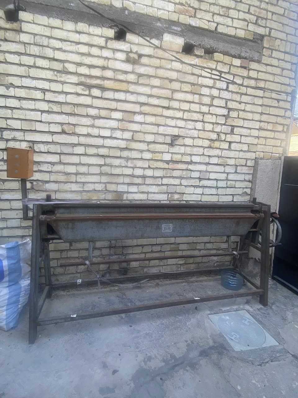 معمل المنيوم كامل للبيع معواجه قياس250 وكتر يلماز تركي مع ميزه كامل ومفرازه يلماز تركي +حمالات مال مواد 

التواصل : *********** /متوفر واتساب هم مكاني بغداد
