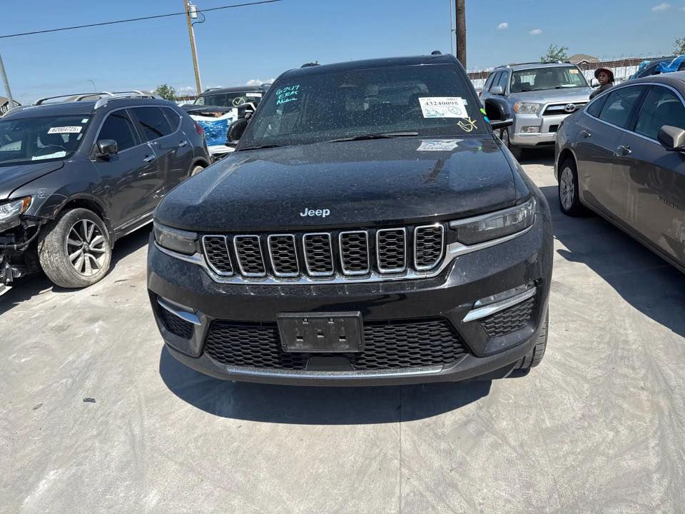 السلام عليكم
جيب كراند شيروكي هايبرد2024  لمتدد بلك ان.
معروضه للبيع 
الحادث كما موضح بالصور
سياره مشحونه الى اربيل.
تستلم بدون تصليح رقم كاتي.
للتواصل ***********
