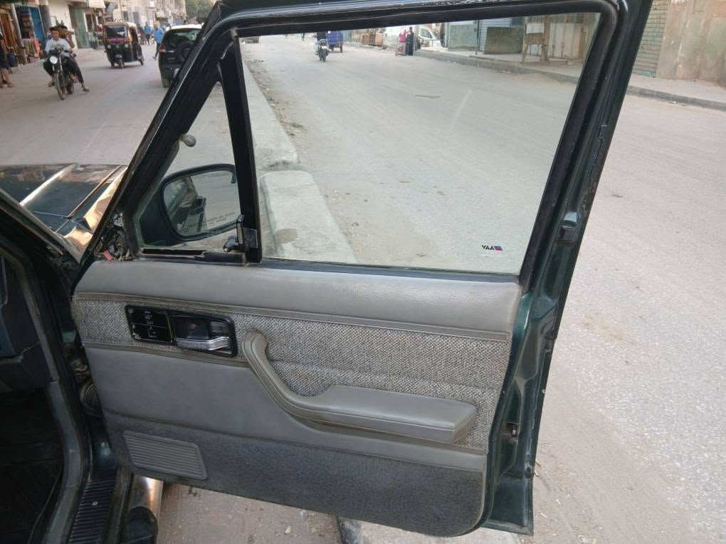 جيب شروكي موديل 93 
فيها رخصه 18 شهر
مرور اكتوبر 
فبريكه برا وجوا منغير رش خالص
4 سلندر 2500 cc و 130 حصان
لا يوجد اي اعطال 
حاله الكوتش 70% و معاها 2 استبن جديد مركبش خالص 
جنوط اسبور استوك امريكي 
المعاينه / صفط اللبن - الجيزة
للتواصل 01140044883


**إذا كنت صاحب هذا الإعلان وتريد حذفه لأي سبب، رجاءا أرسل رسالة إلى الدعم الفني**