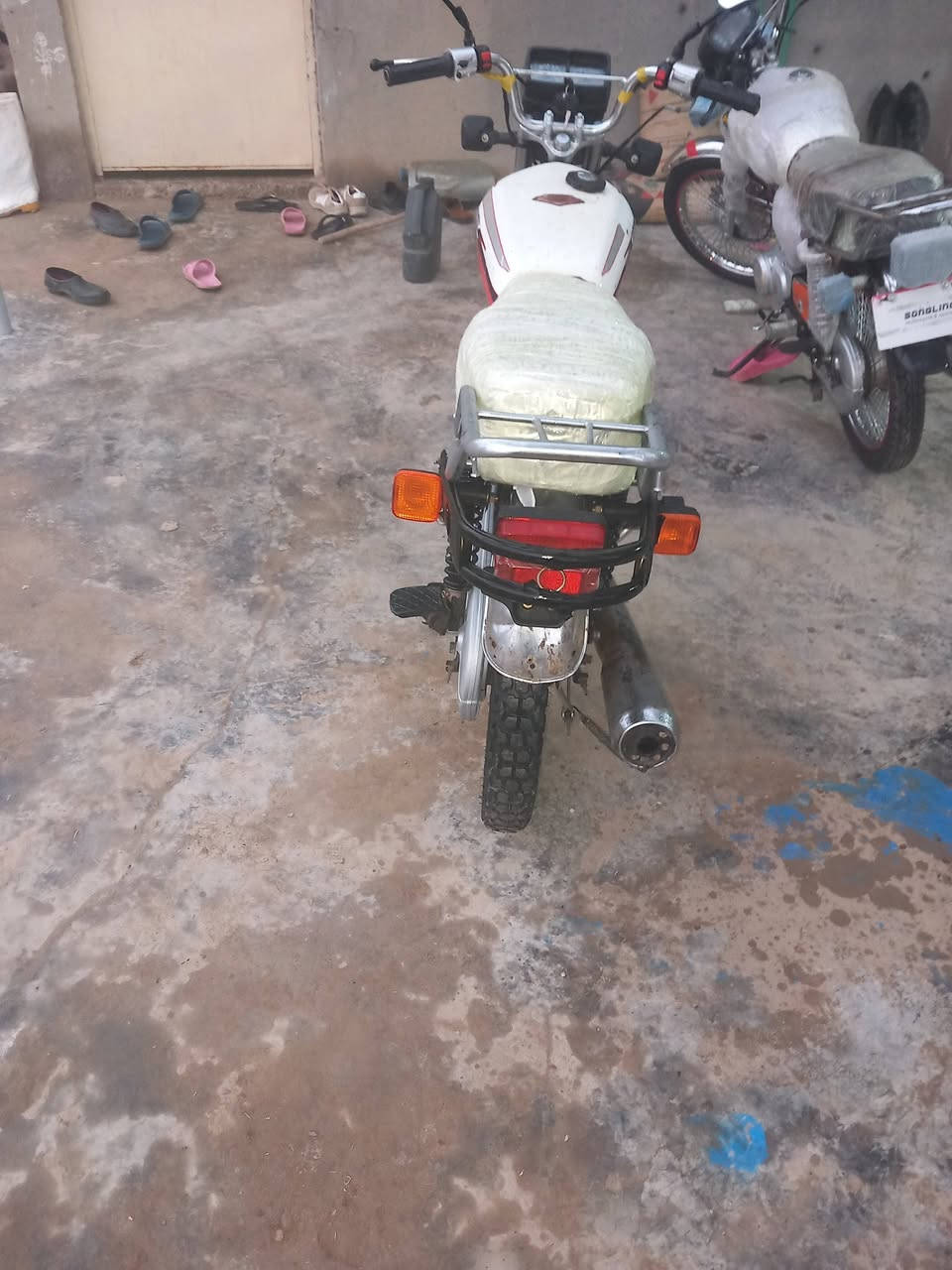 تايكر موديل 21اوراق  كامله  دبلات جدد تايرات ووياله جدد كهربائيات كله شغاله دشبول شغال.دراجه متعوب عليه مكاني ديالى كنعان ***********  شرط معدل 120طيران
